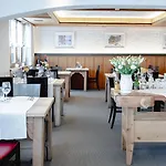 La Tgoma - & Restaurant Szálloda