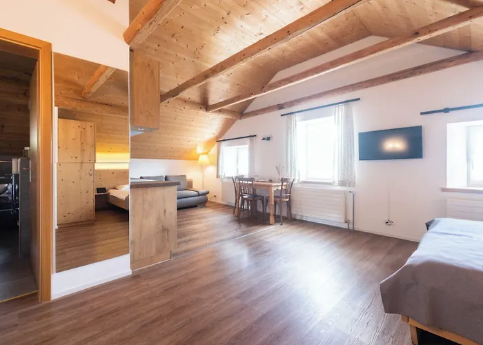 La Tgoma - & Restaurant Otel Lenz